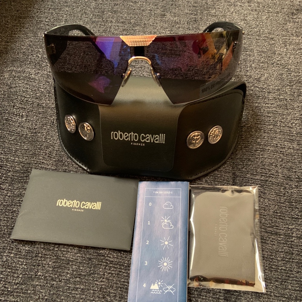 Roberto cavalier ladies wrap sunglasses with case